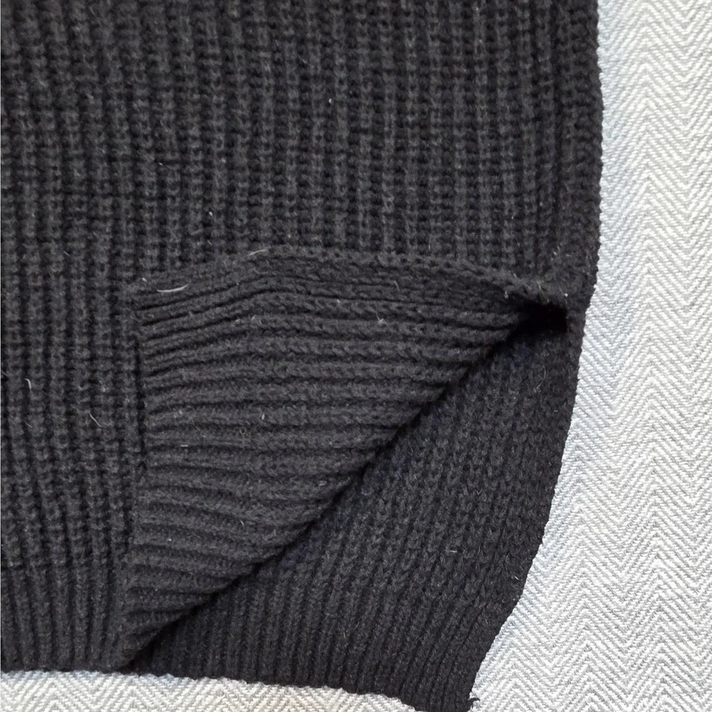 Black Ribbed Turtleneck Sweater Raglan Sleeve Side Slits Size M